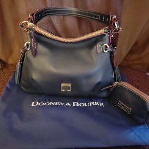 Dooney and Bourke set "Tegan"